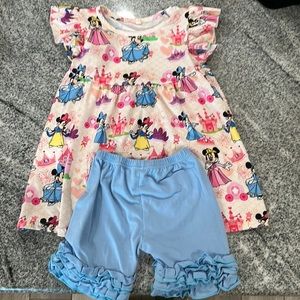 Super cute Minnie Mouse outfit. Purchased in a children’s boutique